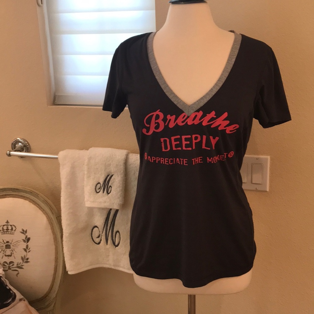 Lululemon tee
